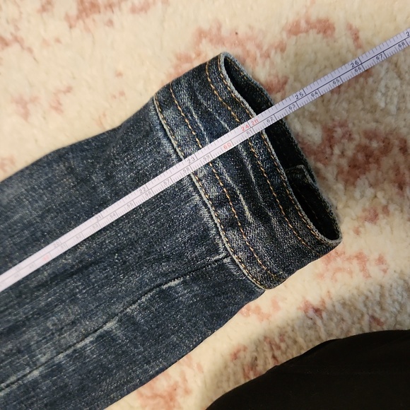 Jean Jacket Garage - Picture 8 of 9